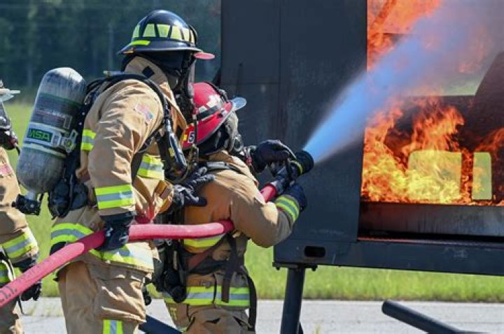 Can a job fire you for being 1 minute late?
