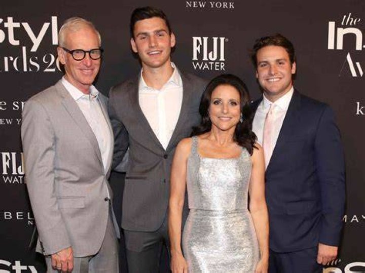 Did Julia Louis Dreyfus inherit any money from her father?