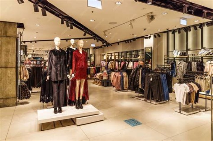 How do I start an online clothing store legally?