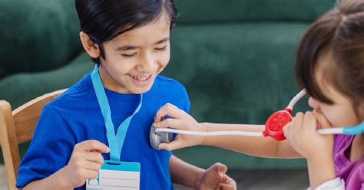 How do you create a pretend play?
