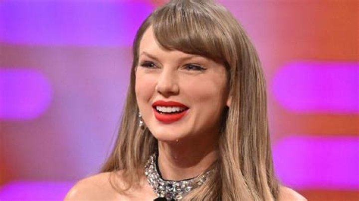 How Taylor Swift started her career?