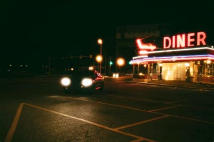 Is a diner a restaurant?