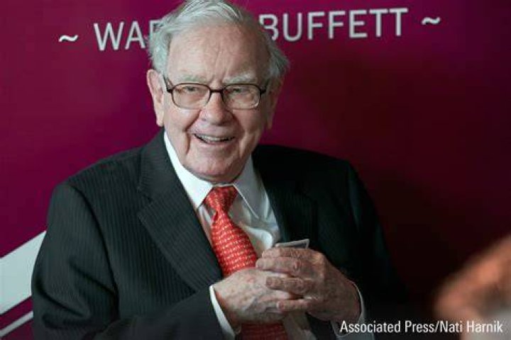 Is Warren Buffett leaving money to family?