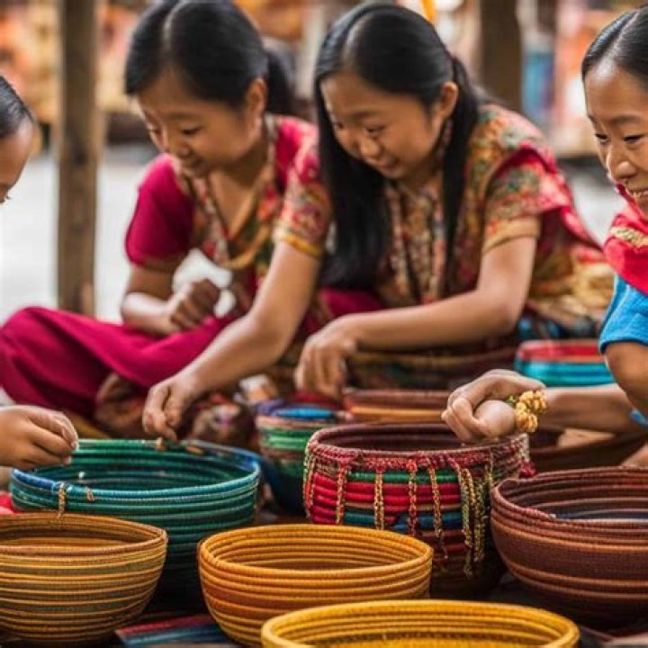 What are some common indigenous materials used for handicraft?