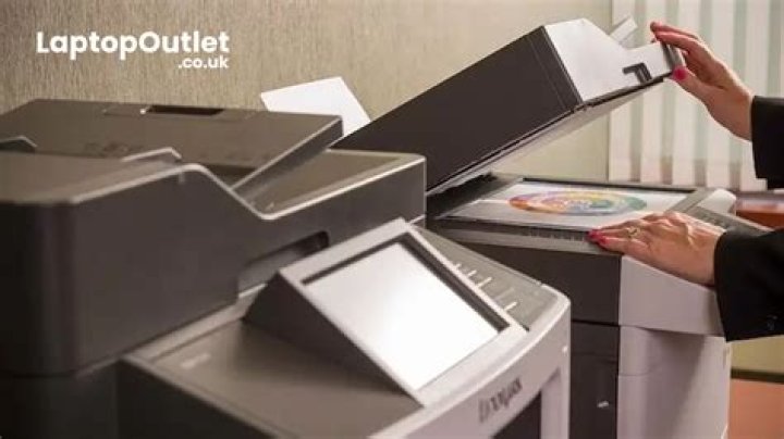 What does a screen printer do job?