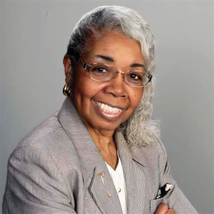 Where does Valerie Thomas live now?