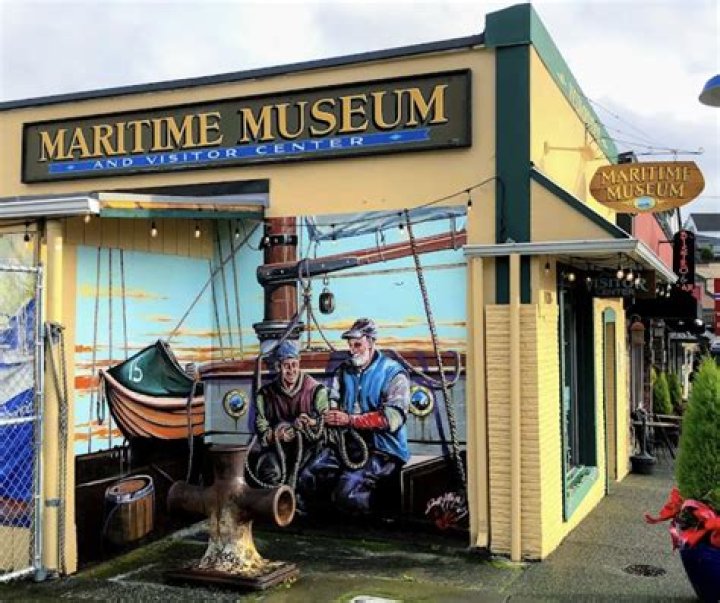 Who funds the National Maritime Museum?