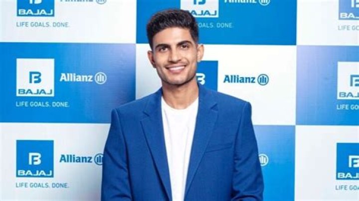 Who is the head of Bajaj Allianz?
